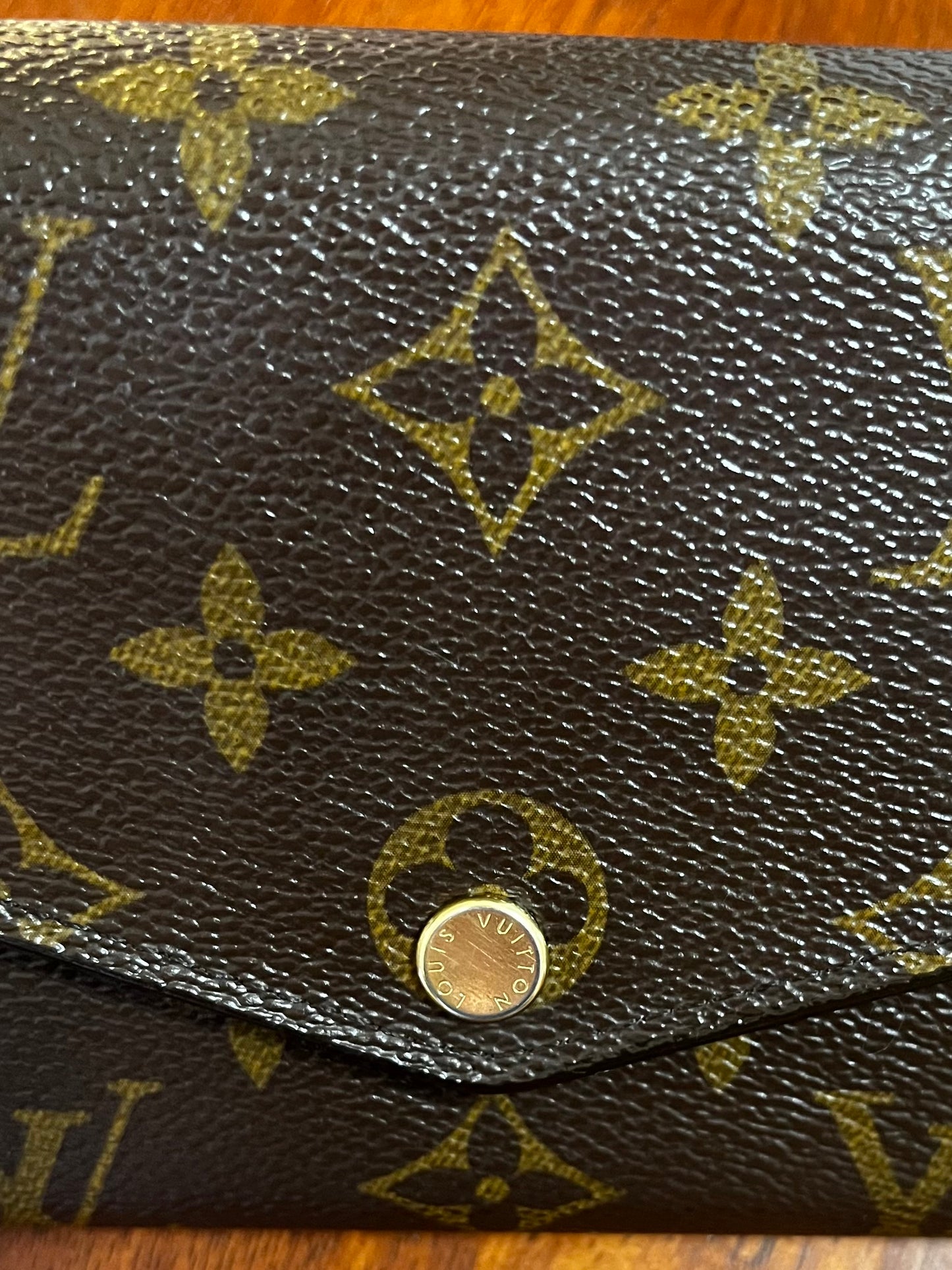 Authentic Louis Vuitton Sarah Portefueile Long Wallet /Used