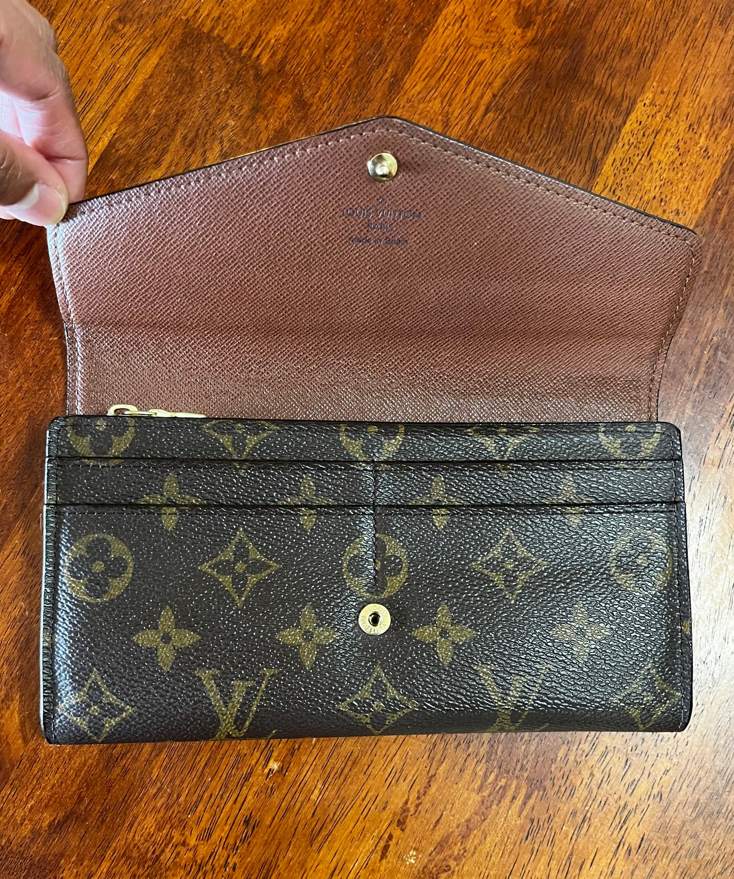 Authentic Louis Vuitton Sarah Portefueile Long Wallet /Used