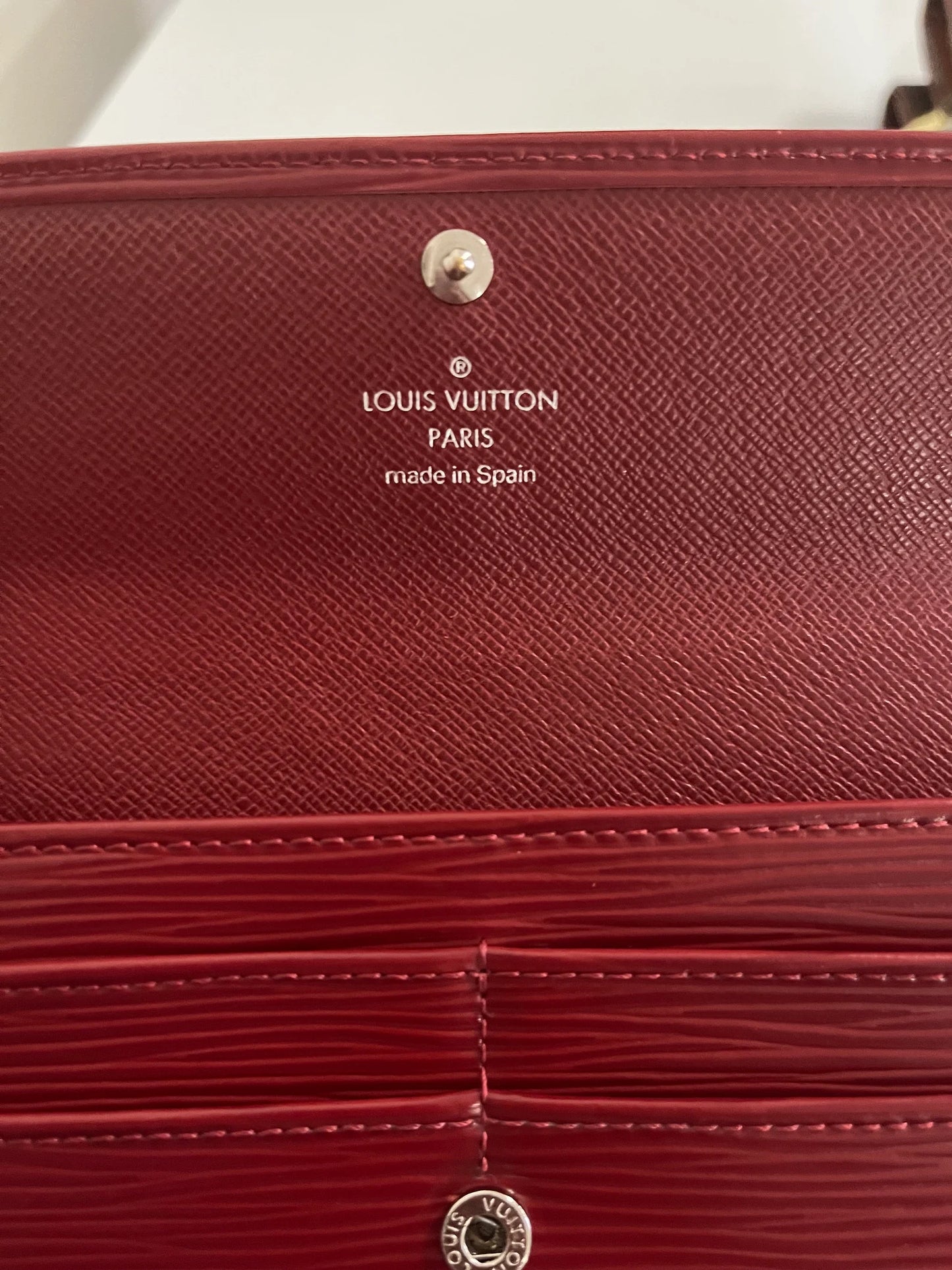 Authentic Louis Vuitton Sarah Portefeuille Long Wallet Red Epi Leather